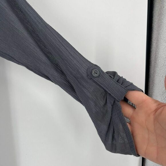 Anthropologie‎ Paper Locket Gray Crepe Drapey Contrast Blue Stitch Top Shirt XS - Picture 12 of 13